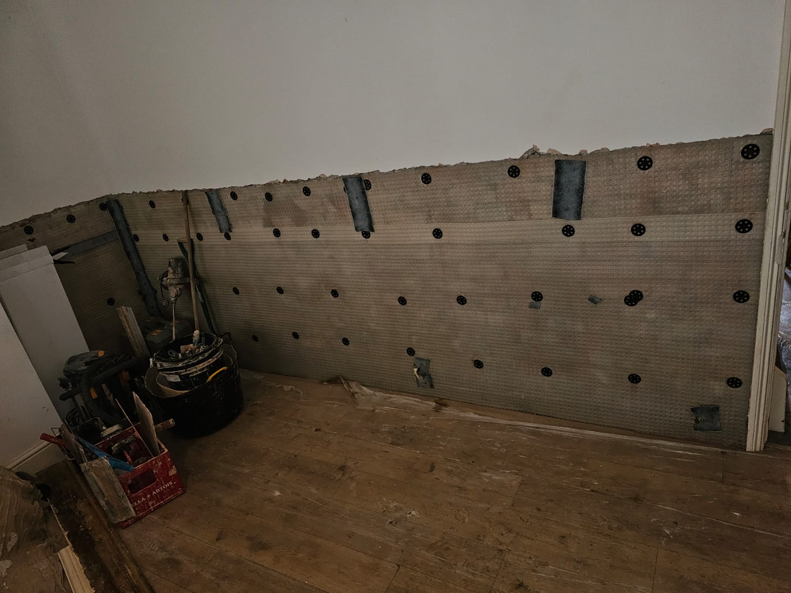 Living-room-wall-damp-proofed