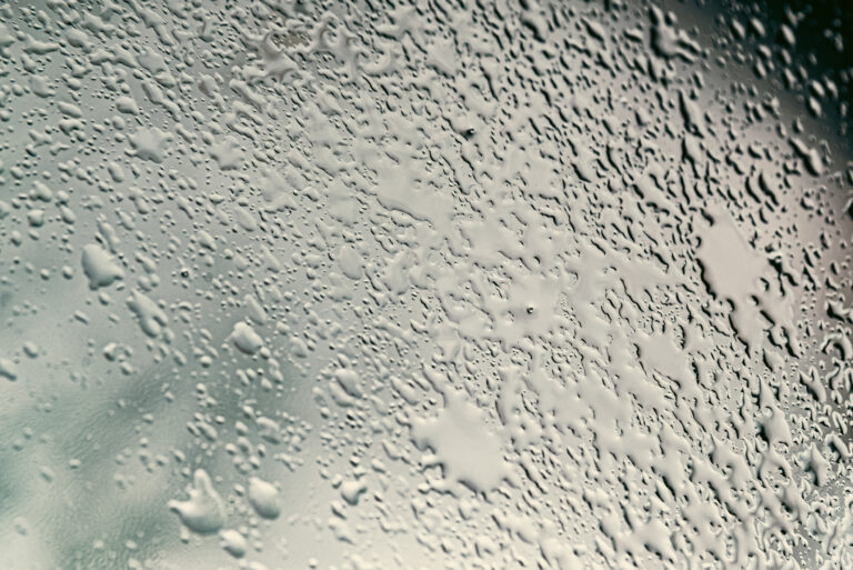 cold-winter-window-condensation